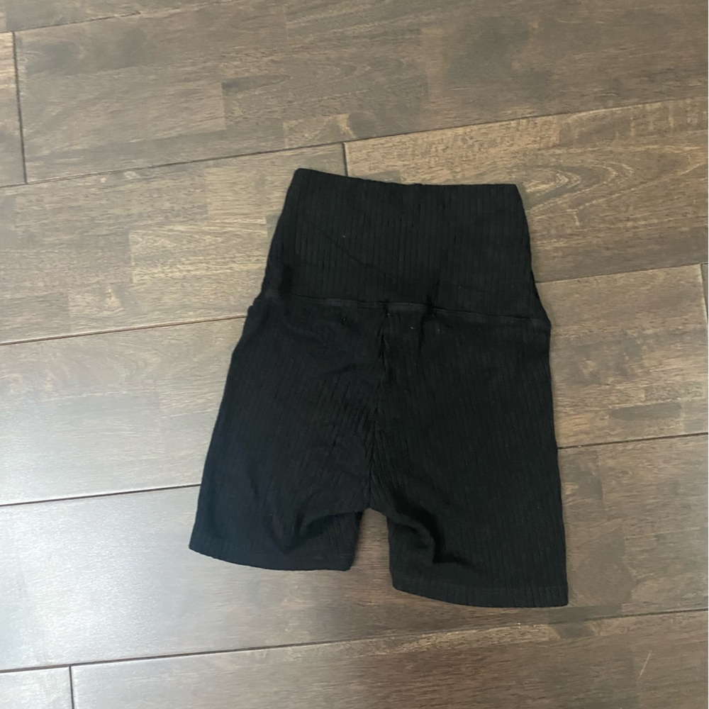 Revolve Ribbed Shorts - Picture 2 of 2